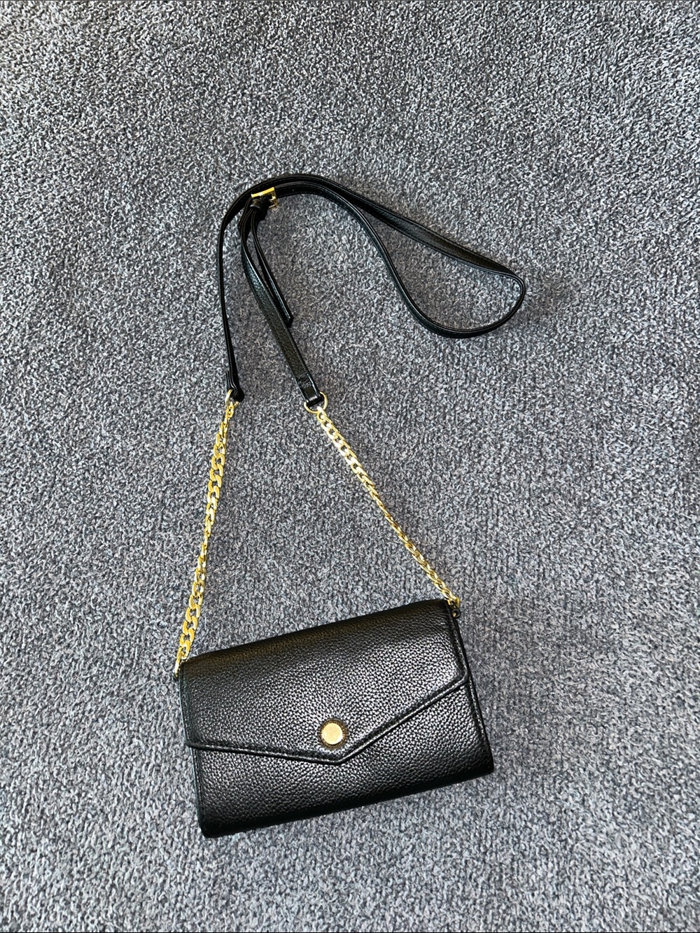 Stella & Max Black Leather Crossbody chain wallet